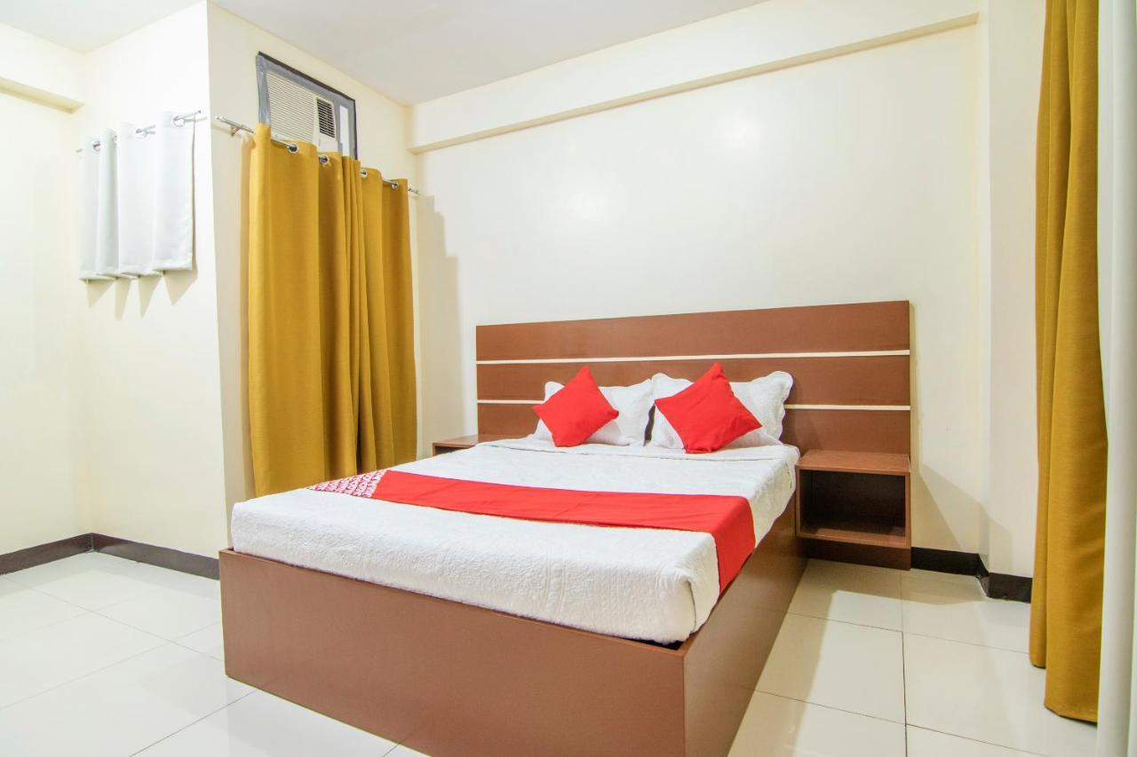 Oyo 578 Red Velvet Suites Manila Exterior photo