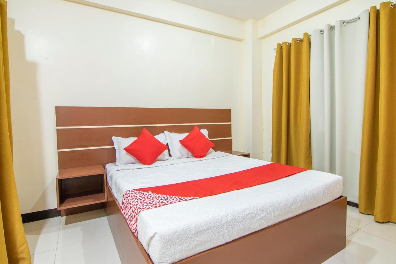 Oyo 578 Red Velvet Suites Manila Exterior photo