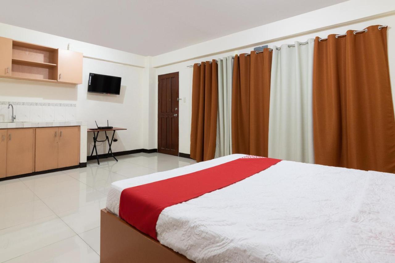 Oyo 578 Red Velvet Suites Manila Exterior photo